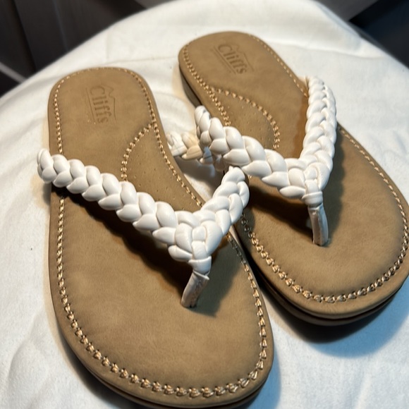 Cliffs by White Mountain Freedom Braided Slip On Thong Sandals Brown or White - Picture 3 of 9
